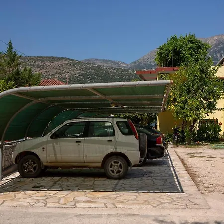 Gialos Geni (Lefkada)